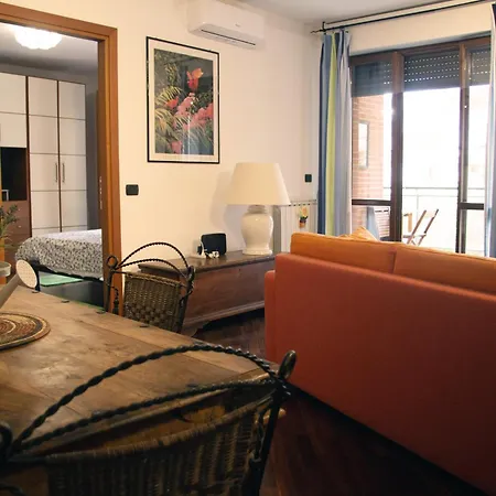 Lalu Apartment *